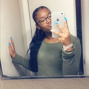 Meet your Posher, Niaya